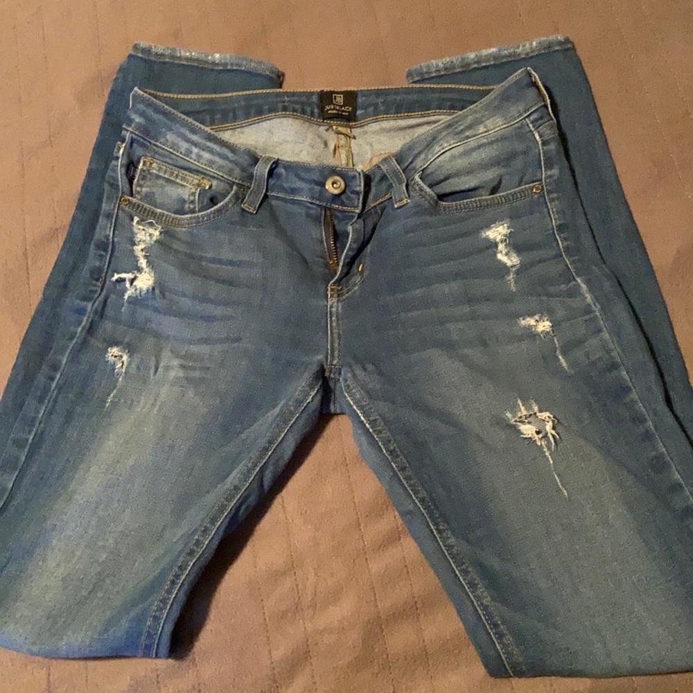 Size 27 Distressed Skinny Jeans